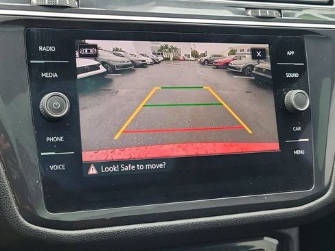 Certified 2024 Volkswagen Tiguan SE w/ Panoramic Sunroof Package FWD image 25