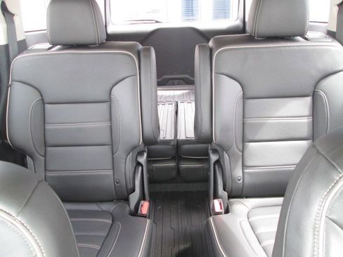 Used 2020 GMC Acadia Denali w/ LPO, Floor Liner Package image 27