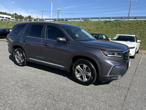 Certified 2025 Honda Pilot EX-L image 2