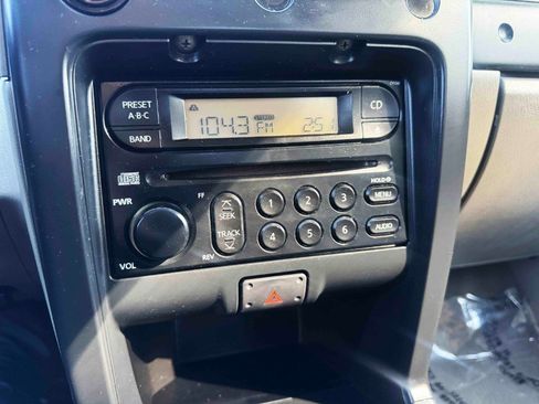 Used 2004 Nissan Xterra XE image 23