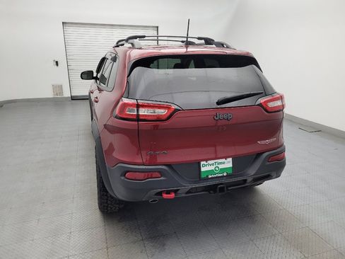 Used 2017 Jeep Cherokee Trailhawk image 6