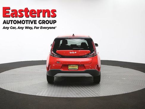 Used 2025 Kia Soul LX w/ LX Technology Package FWD image 36