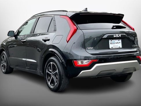 Used 2023 Kia Niro SX image 13