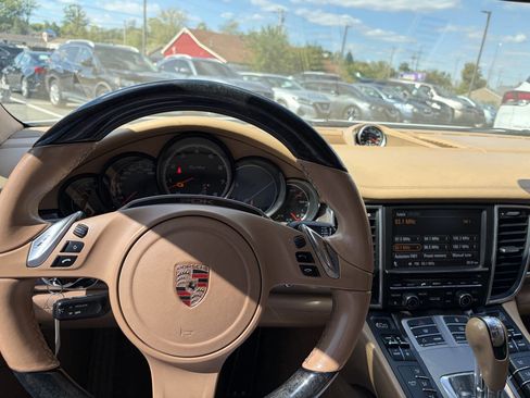 Used 2013 Porsche Panamera w/ Sport Chrono Pkg image 22