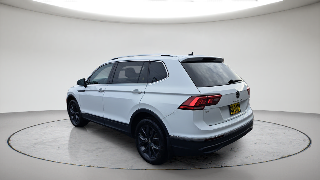 Used 2022 Volkswagen Tiguan SE AWD/4WD image 7