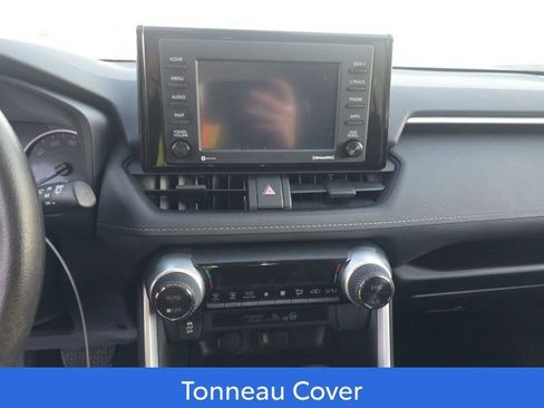 Used 2022 Toyota RAV4 LE image 11