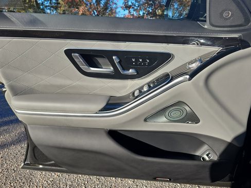 Certified 2025 Mercedes-Benz S 580 4MATIC Sedan image 27
