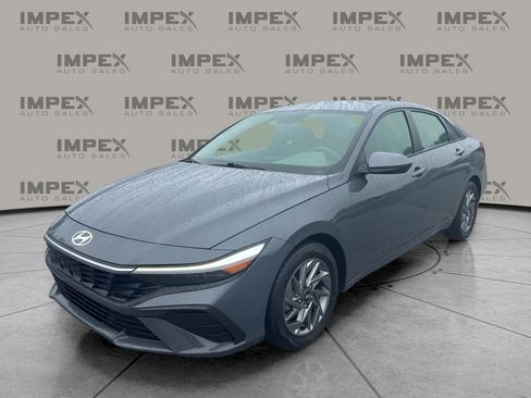 Used 2024 Hyundai Elantra SEL FWD image 1