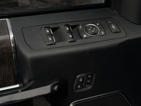 Used 2020 Ford F250 Lariat w/ Lariat Ultimate Package AWD/4WD image 27