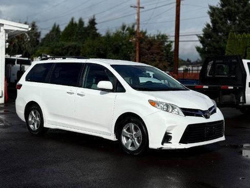 Used 2019 Toyota Sienna LE FWD image 7