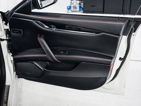 Used 2017 Maserati Quattroporte S GranSport Q4 image 38