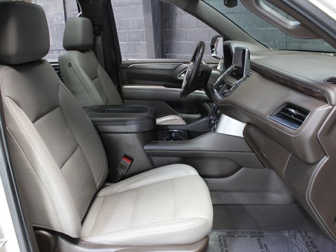 Used 2021 Chevrolet Tahoe LT w/ LT Signature Package image 48