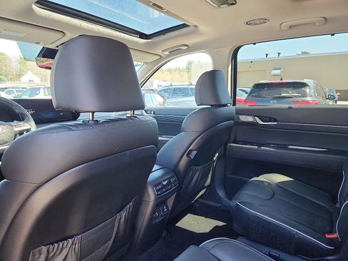 Used 2024 Hyundai Palisade Limited AWD/4WD image 25