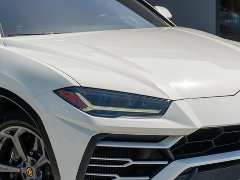Used 2020 Lamborghini Urus AWD/4WD image 27