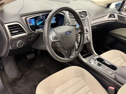 Used 2018 Ford Fusion S FWD image 3