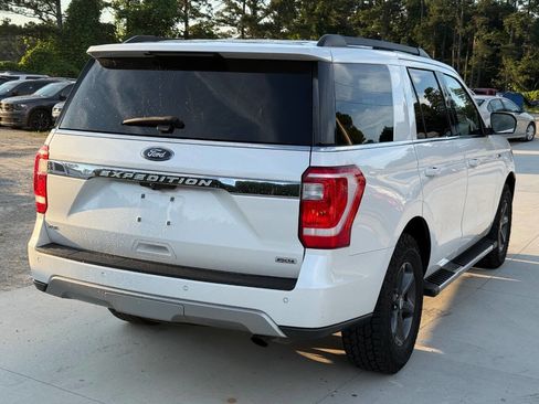 Used 2018 Ford Expedition XLT w/ Equipment Group 202A AWD/4WD image 7