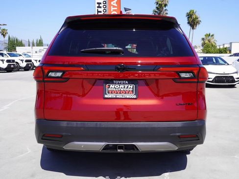 Certified 2024 Toyota Grand Highlander FWD image 6