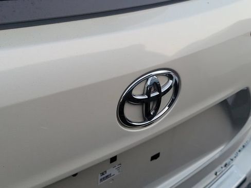 Used 2021 Toyota Highlander Platinum FWD image 7