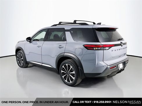 New 2026 Nissan Pathfinder Platinum image 7