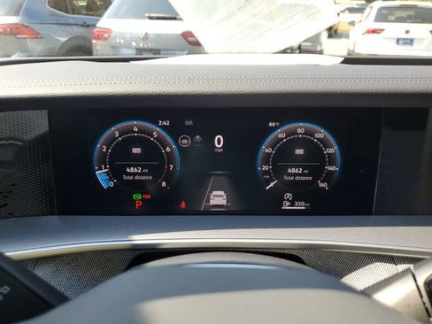 Certified 2025 Volkswagen Tiguan S image 31