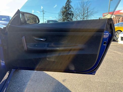 Used 2020 BMW M4 CS w/ Executive Package image 21