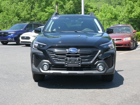 Certified 2025 Subaru Outback Onyx Edition AWD/4WD image 3