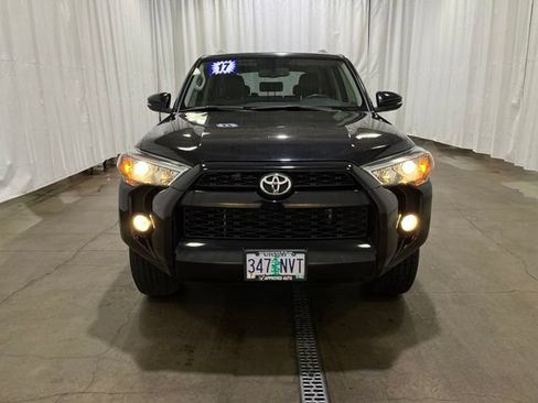 Used 2017 Toyota 4Runner SR5 Premium AWD/4WD image 9