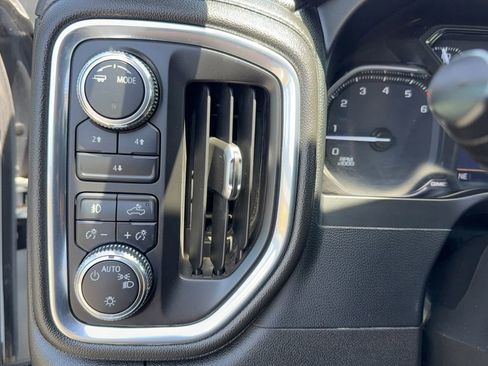 Used 2022 GMC Sierra 3500 SLE w/ SLE Convenience Package AWD/4WD image 19