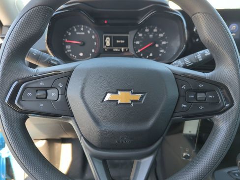Used 2025 Chevrolet Trax LS w/ Driver Confidence Package image 41