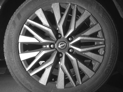 Used 2025 Nissan Altima 2.5 SV image 15