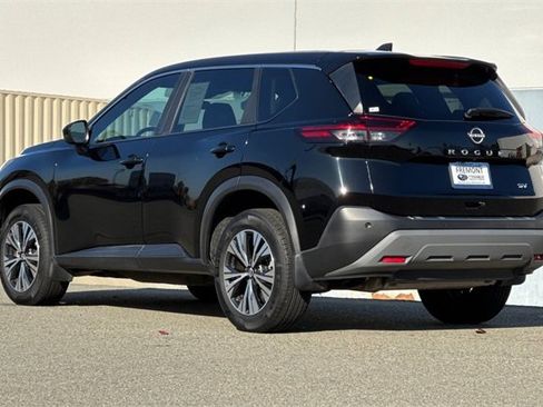 Used 2023 Nissan Rogue SV image 6