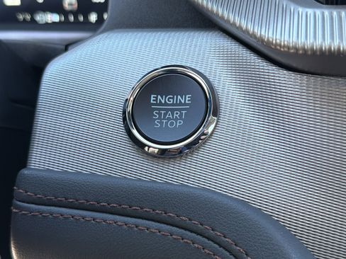 New 2026 Ford Explorer Active RWD image 8