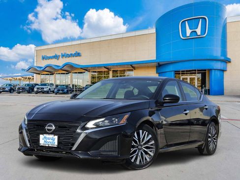 Used 2023 Nissan Altima 2.5 SV image 1