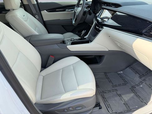 Used 2024 Cadillac XT6 Premium Luxury w/ Technology Package image 19