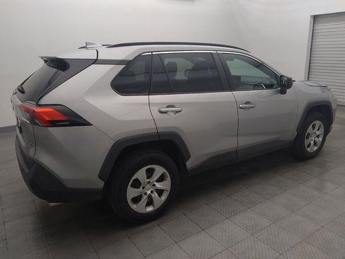 Used 2019 Toyota RAV4 LE image 10