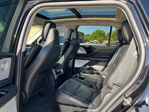 Used 2022 Lincoln Aviator Reserve w/ Equipment Group 201A AWD/4WD image 16