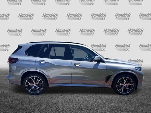 Used 2026 BMW X5 xDrive40i w/ M Sport Package AWD/4WD image 11