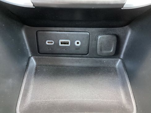 Used 2023 GMC Terrain SLE w/ Driver Convenience Package FWD image 24