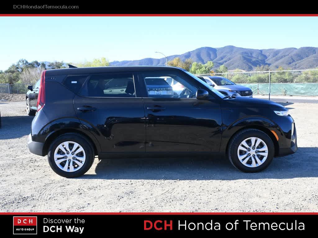 Used 2021 Kia Soul LX FWD image 5