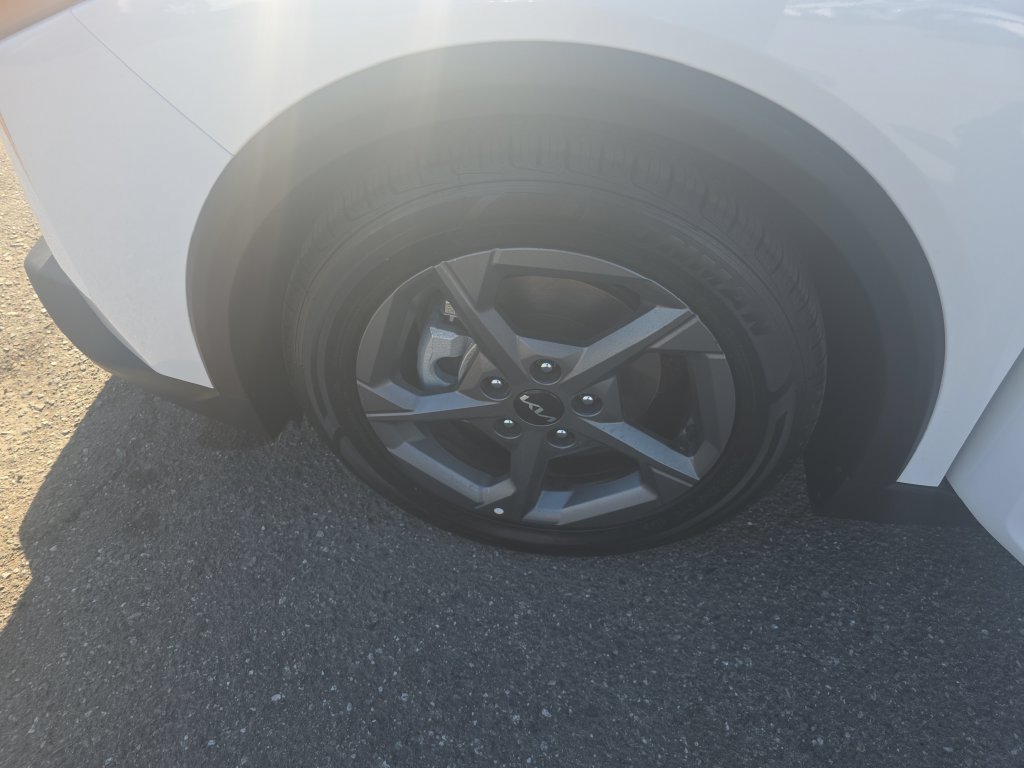 Used 2025 Kia K4 FWD image 24