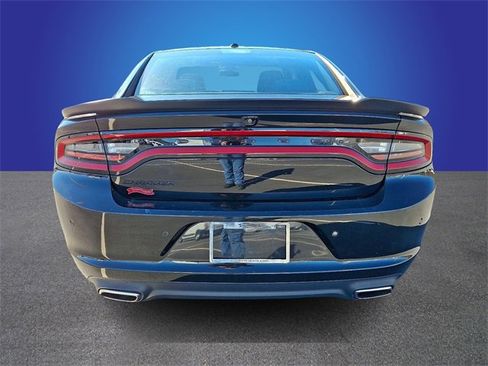 Used 2020 Dodge Charger SXT w/ Blacktop Package image 5