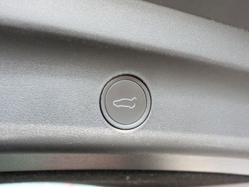 Used 2025 Tesla Model Y Long Range image 24