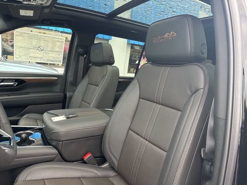 New 2026 Chevrolet Suburban High Country w/ Sun And Tow Package image 30