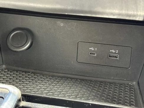 Used 2025 Nissan Pathfinder SV FWD image 43