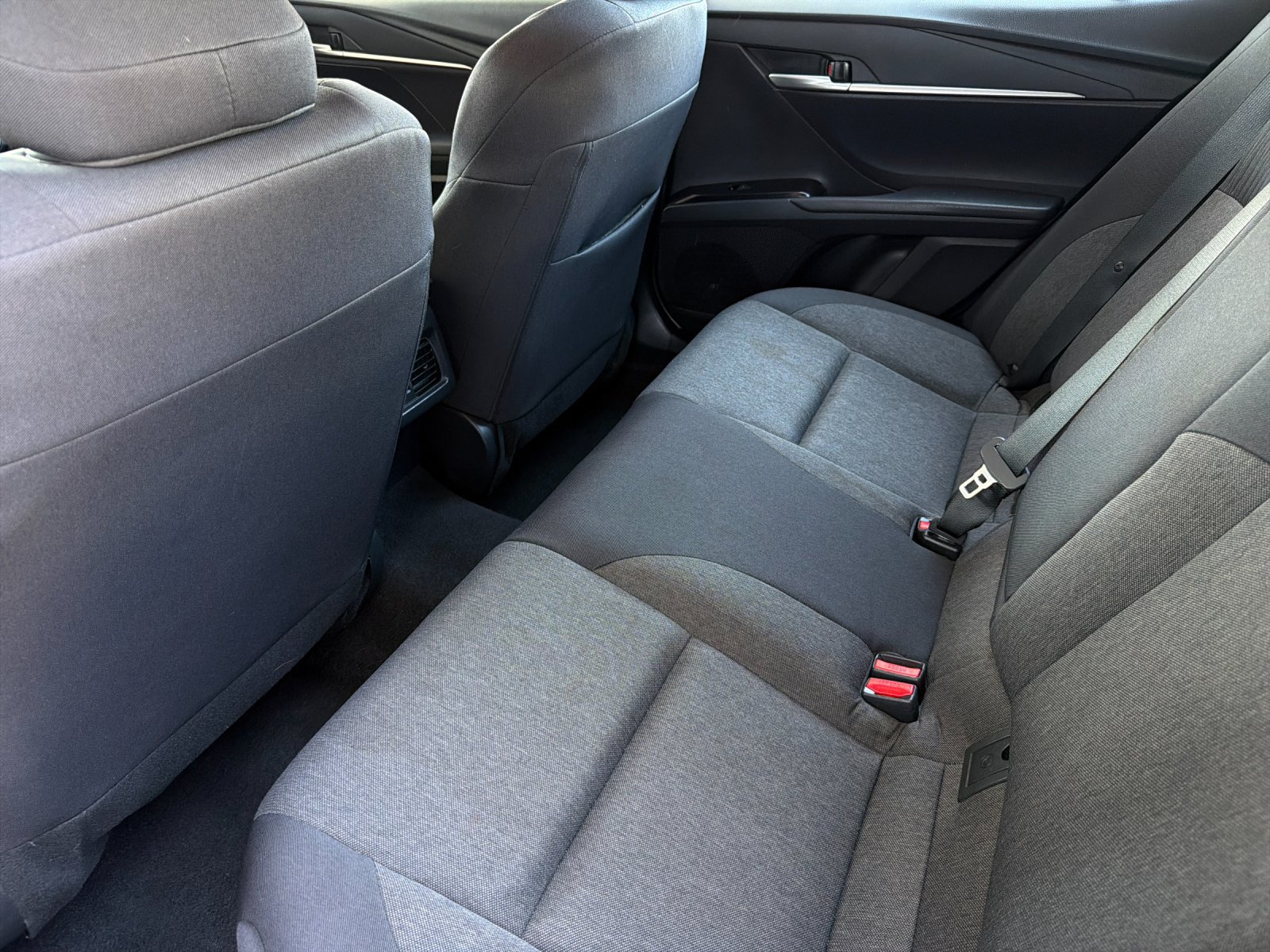 Used 2025 Toyota Camry LE FWD image 11