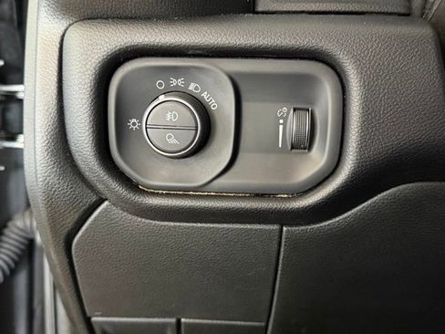 Used 2024 RAM 2500 Big Horn AWD/4WD image 17