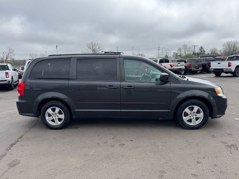 Used 2012 Dodge Grand Caravan SXT FWD image 6