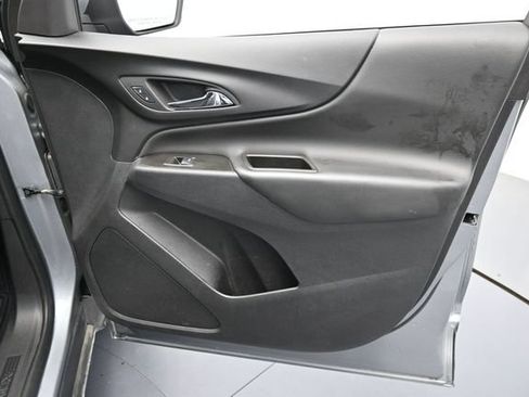 Used 2024 Chevrolet Equinox LT FWD image 32
