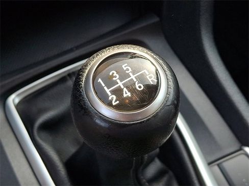 Used 2017 Honda Civic EX-T image 16