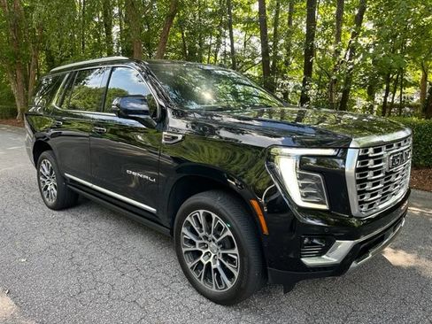 Used 2025 GMC Yukon Denali w/ Denali Reserve Package AWD/4WD image 2